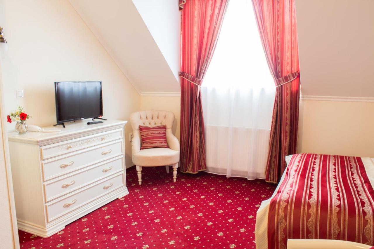 Hotel Viliam Frano Нитра Екстериор снимка