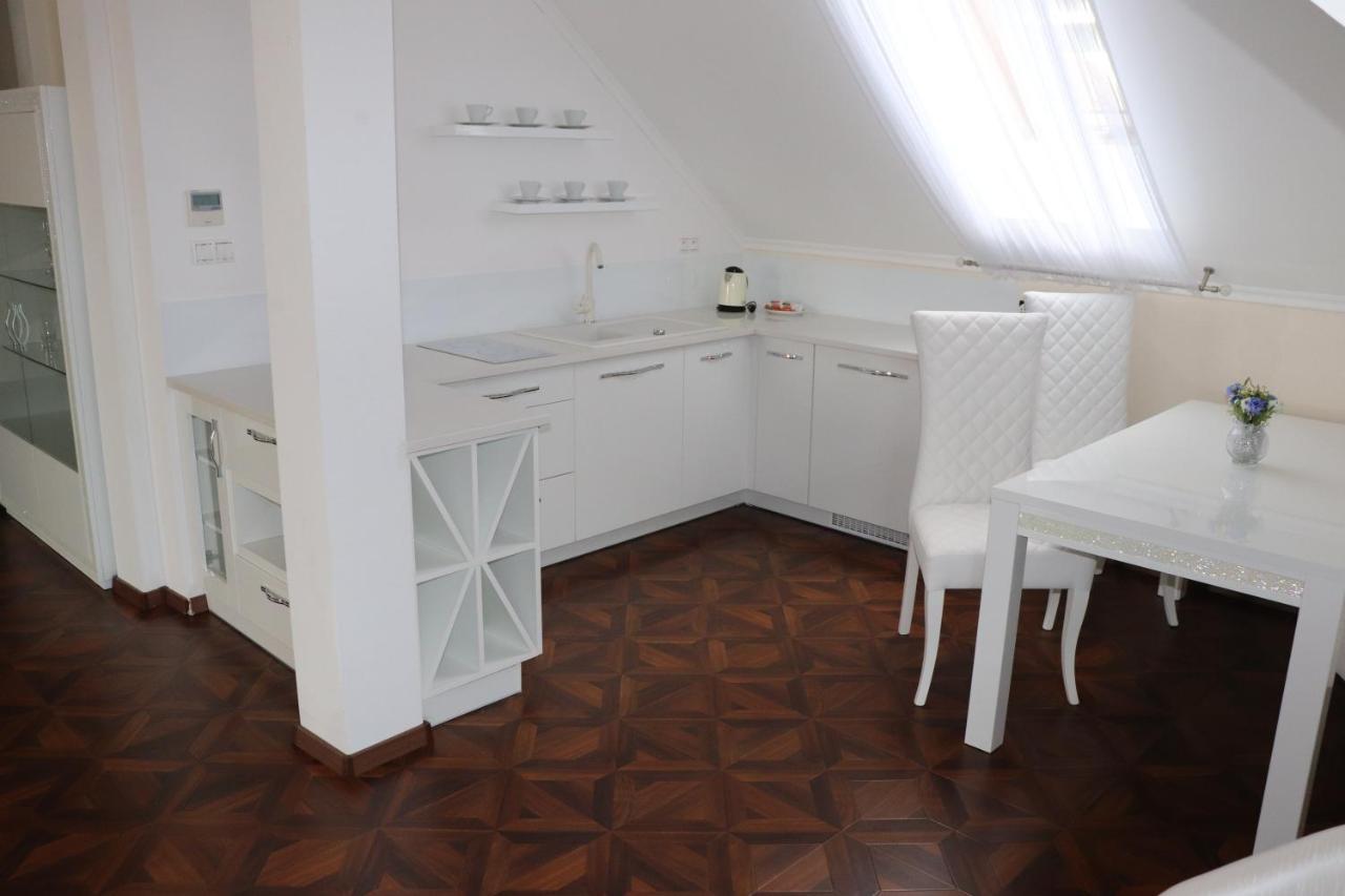 Hotel Viliam Frano Нитра Екстериор снимка