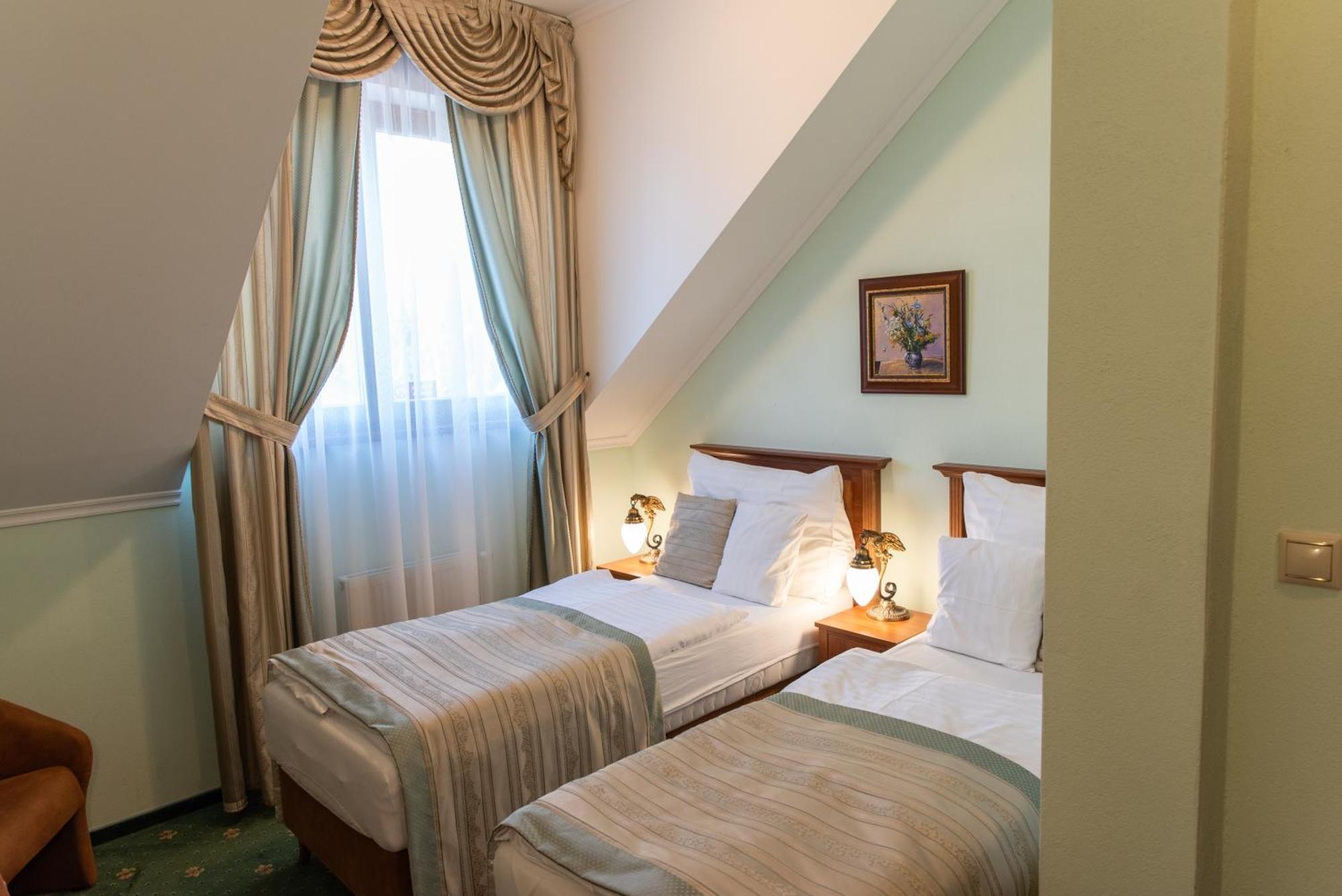 Hotel Viliam Frano Нитра Екстериор снимка