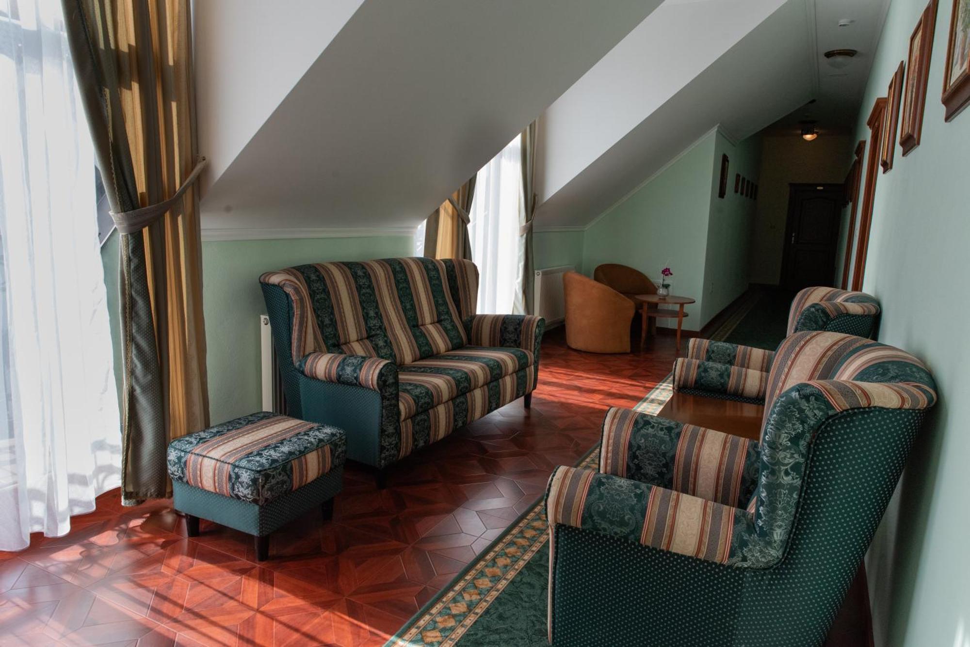 Hotel Viliam Frano Нитра Екстериор снимка