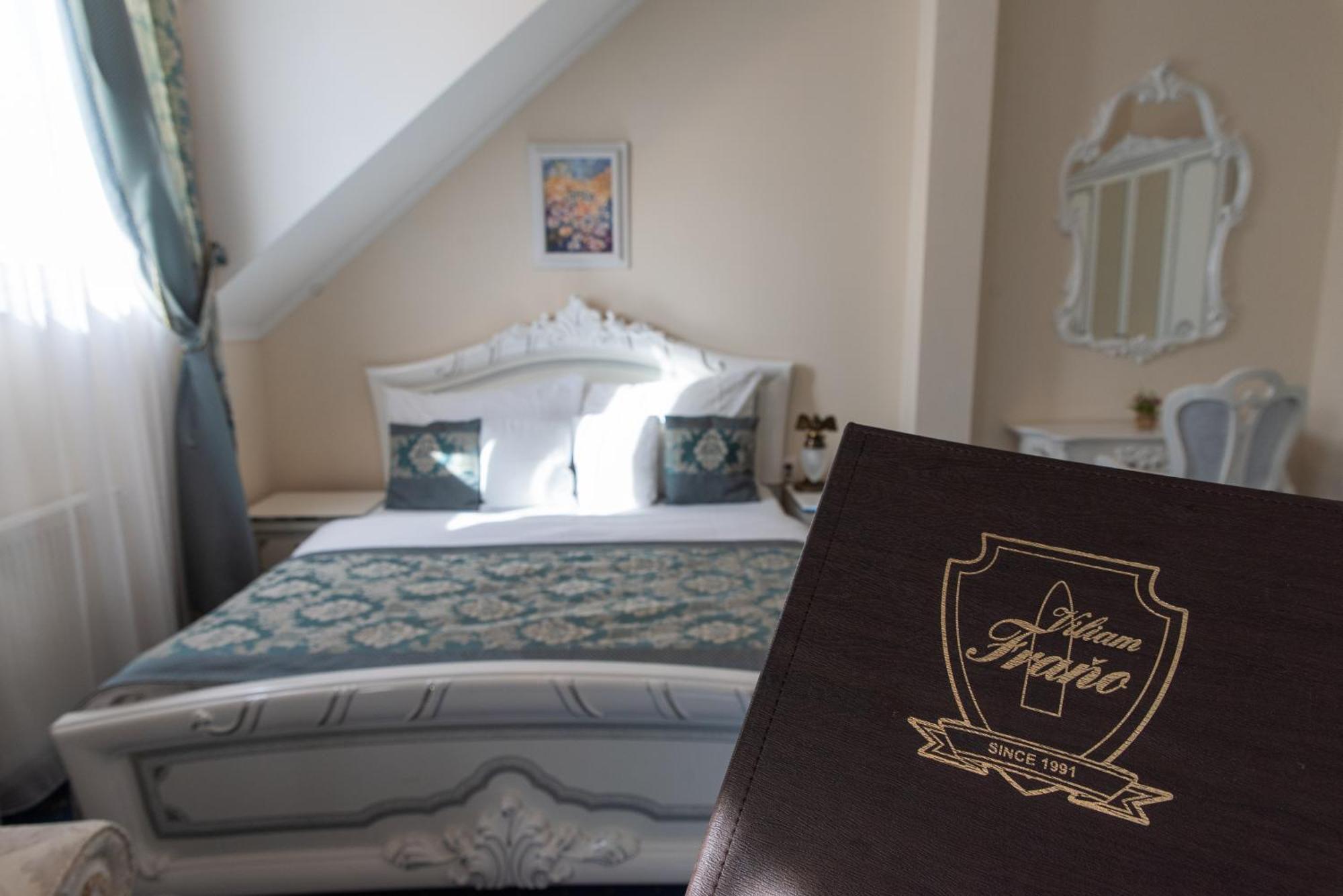 Hotel Viliam Frano Нитра Екстериор снимка