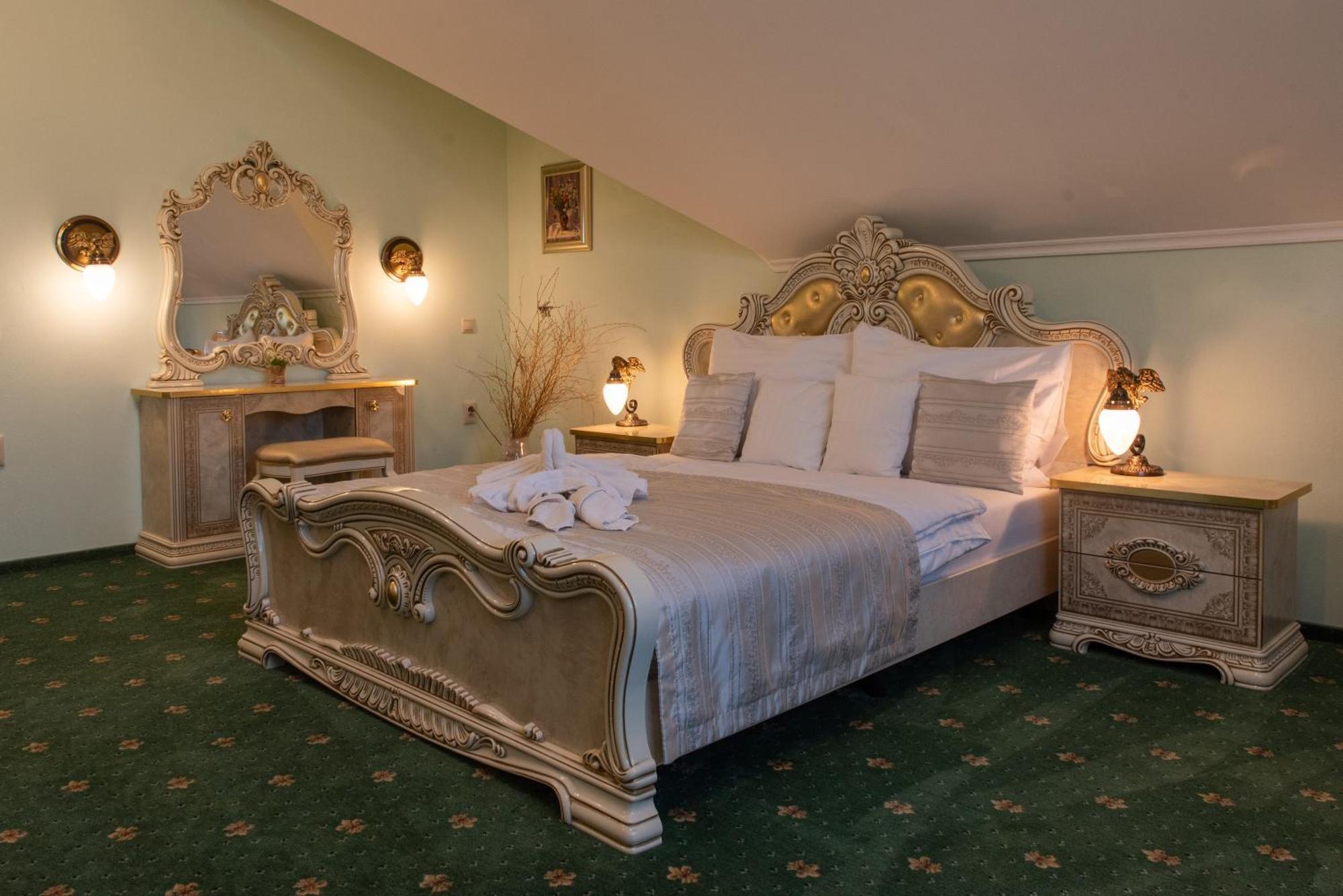 Hotel Viliam Frano Нитра Екстериор снимка