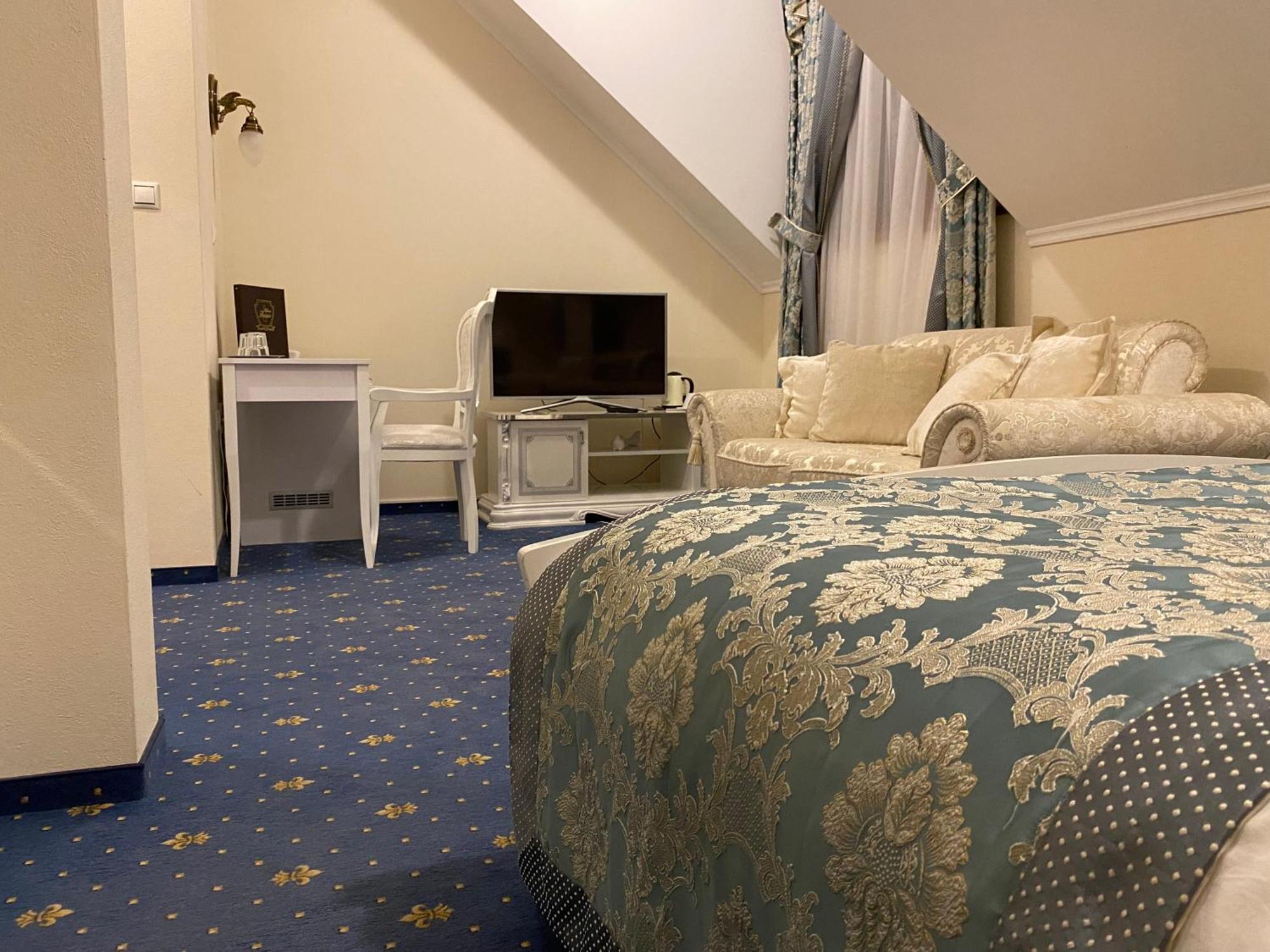 Hotel Viliam Frano Нитра Екстериор снимка