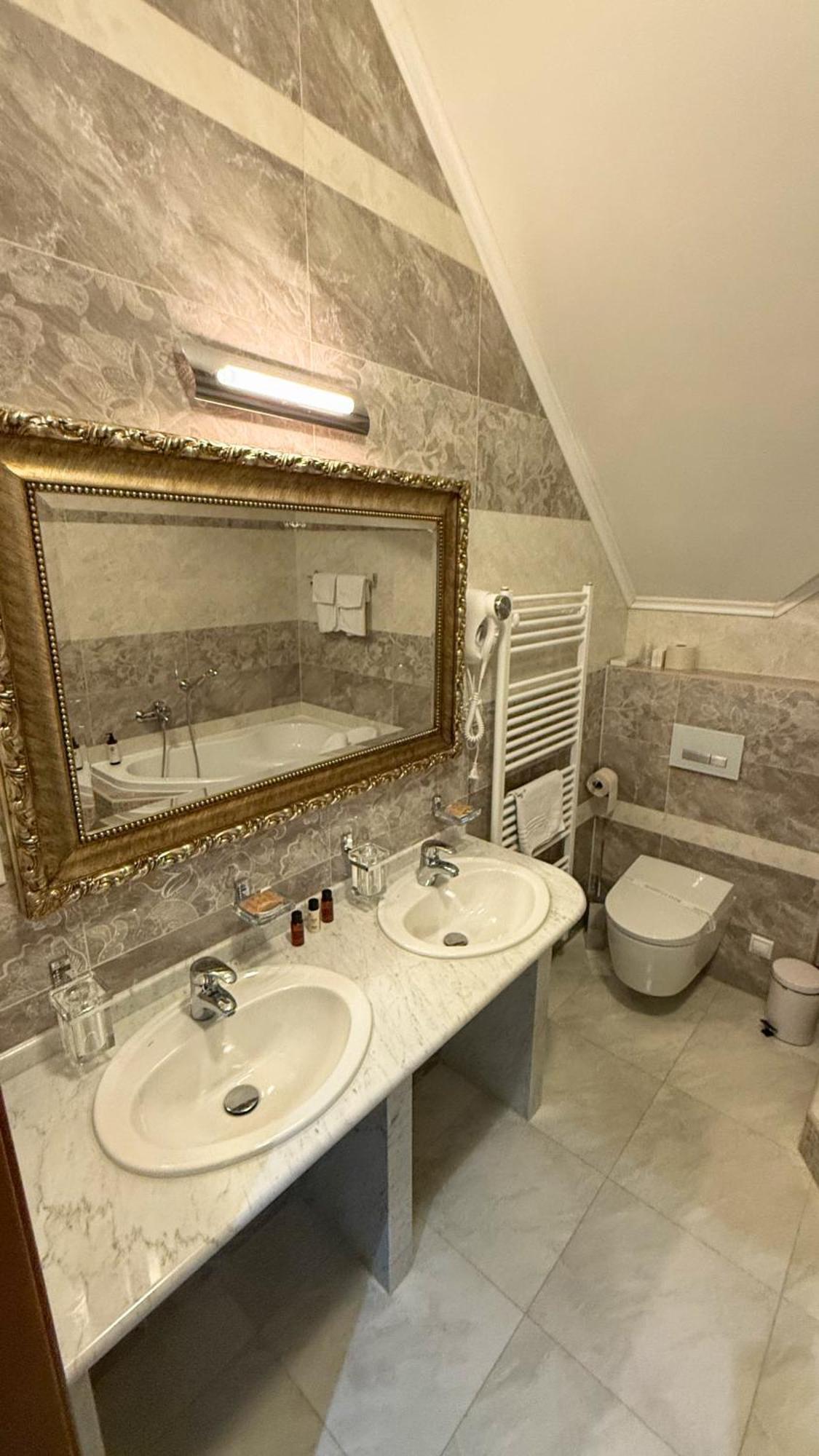 Hotel Viliam Frano Нитра Екстериор снимка