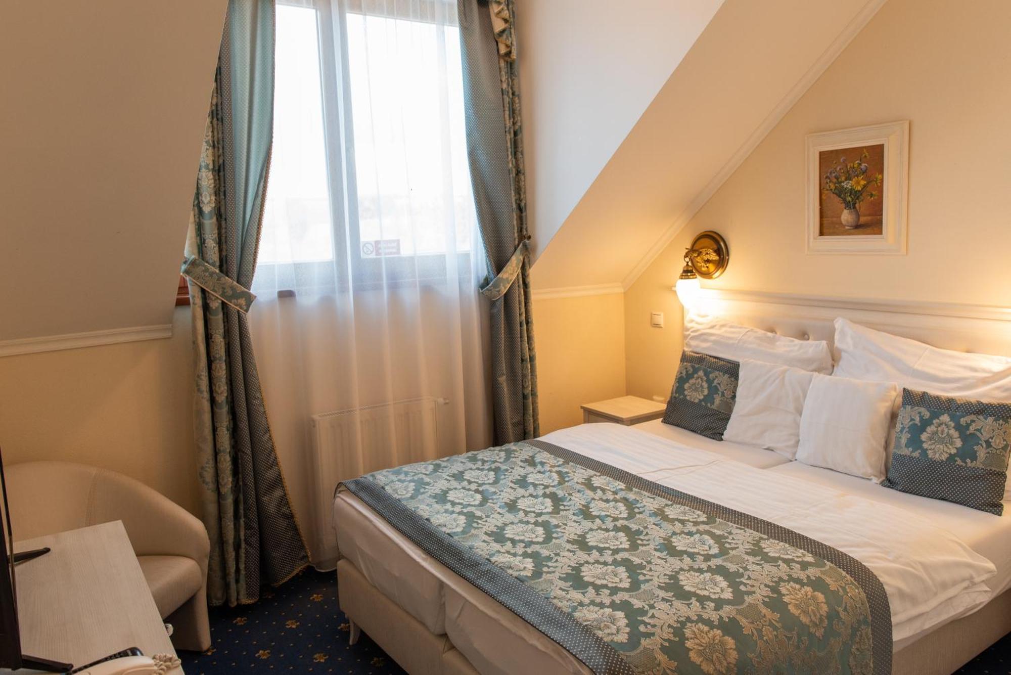 Hotel Viliam Frano Нитра Екстериор снимка