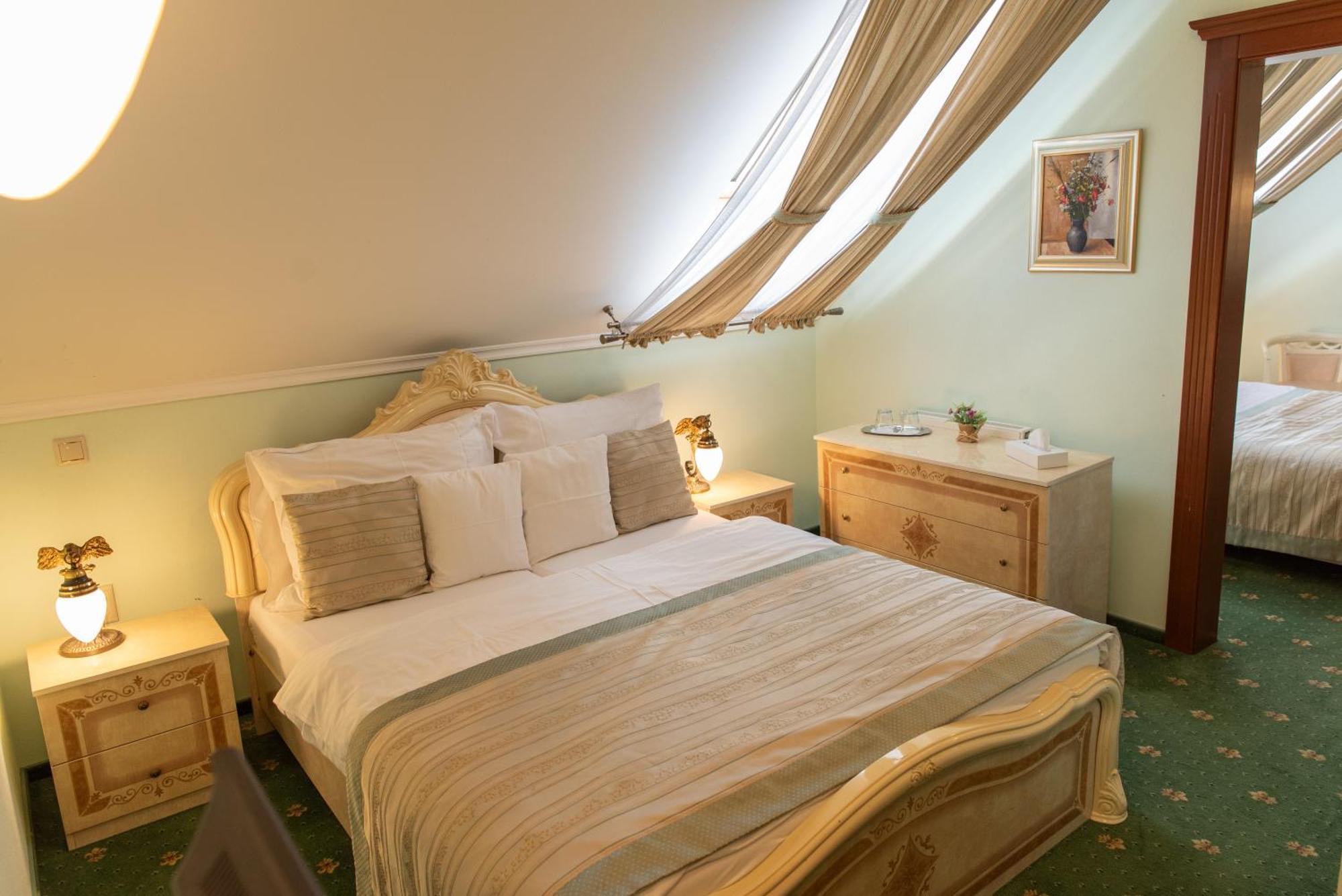 Hotel Viliam Frano Нитра Екстериор снимка