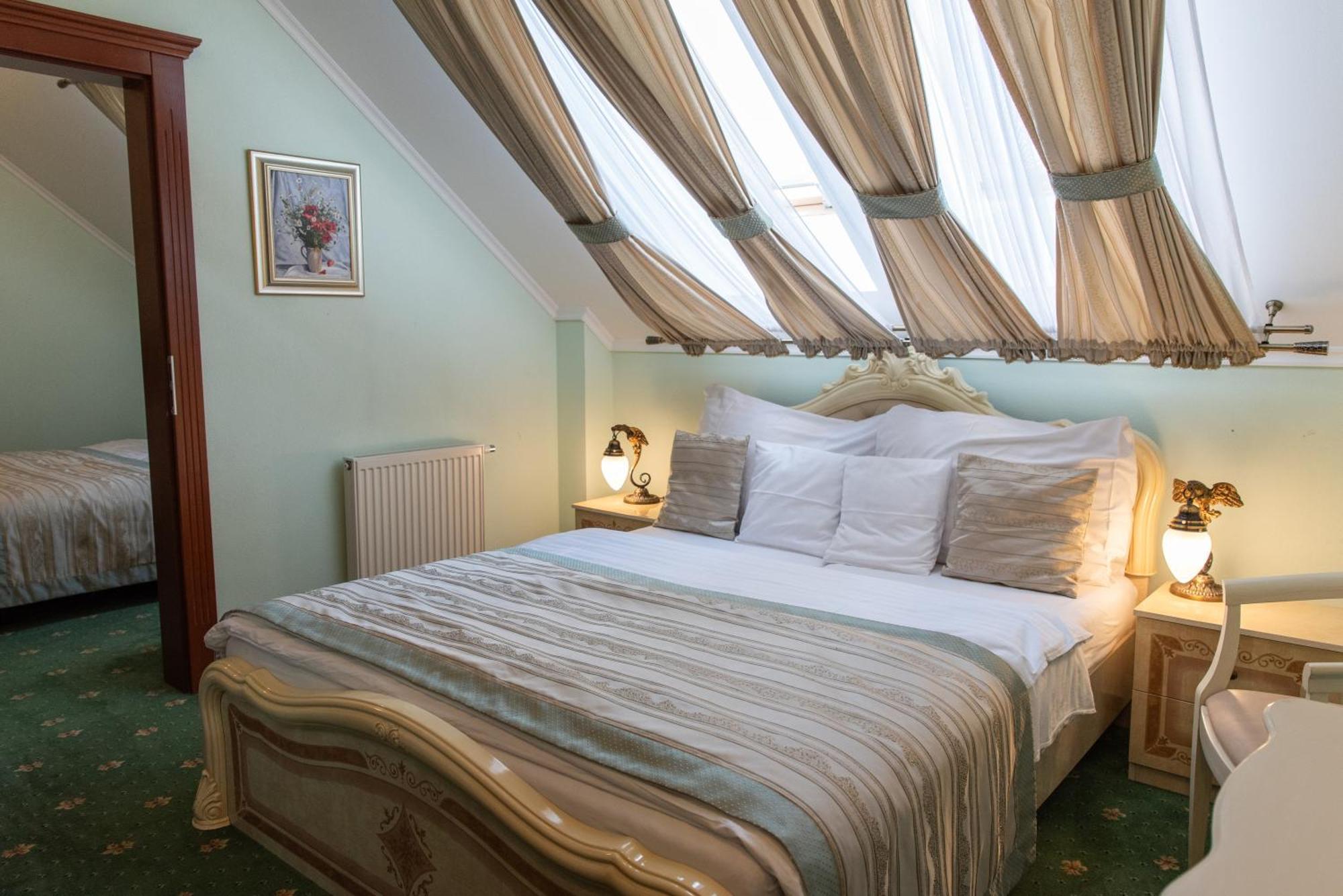 Hotel Viliam Frano Нитра Екстериор снимка