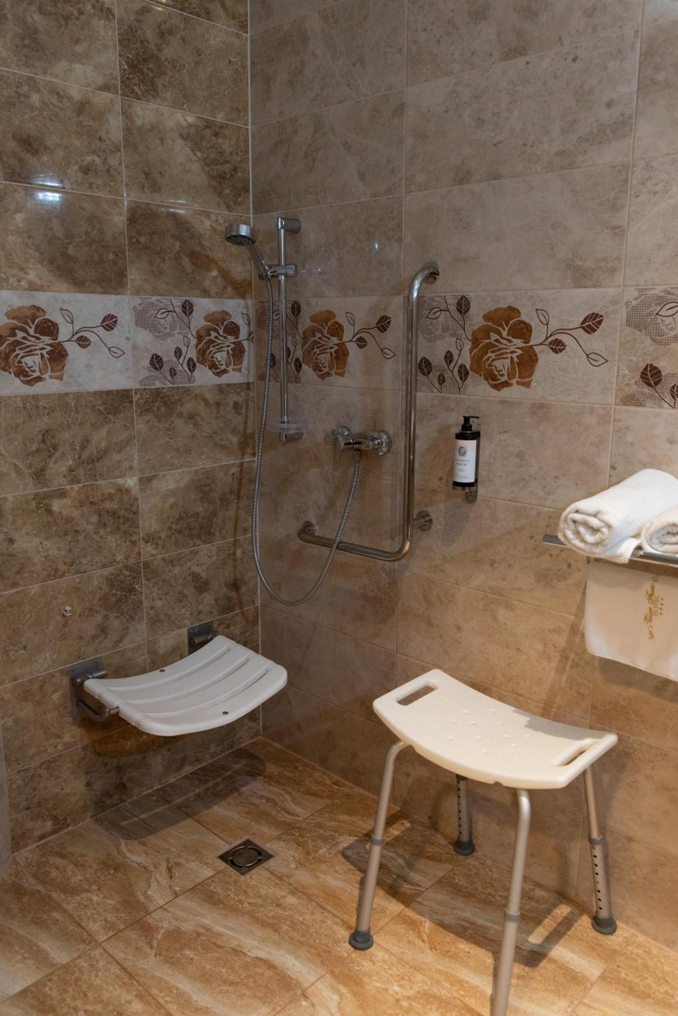 Hotel Viliam Frano Нитра Екстериор снимка