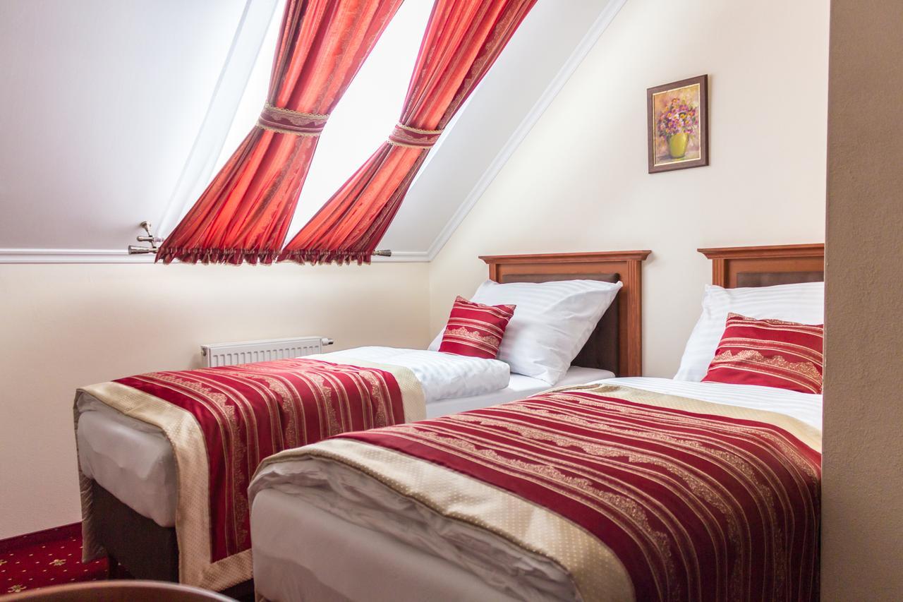 Hotel Viliam Frano Нитра Екстериор снимка