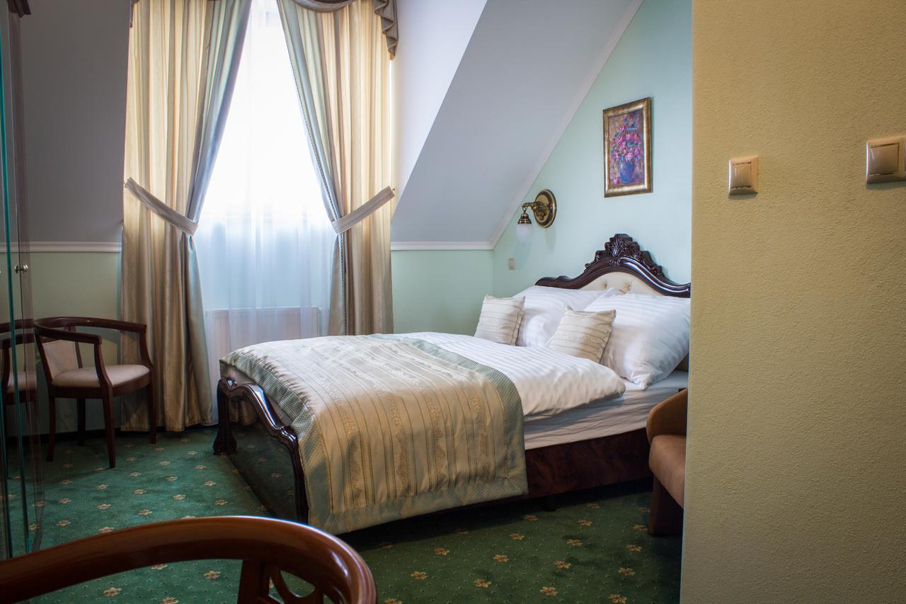 Hotel Viliam Frano Нитра Екстериор снимка
