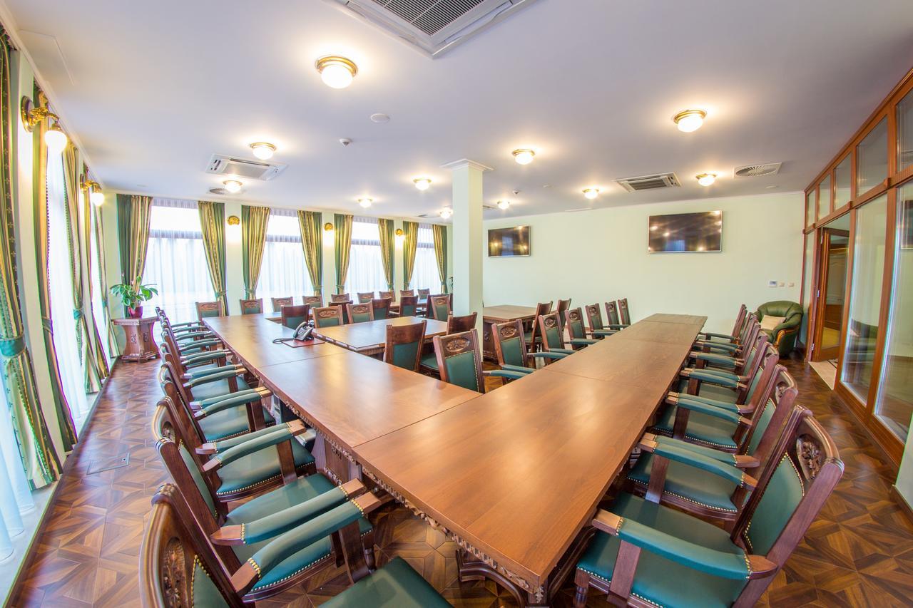 Hotel Viliam Frano Нитра Екстериор снимка