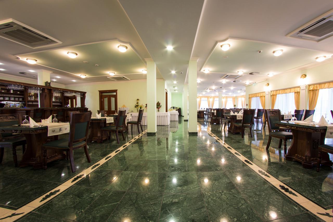 Hotel Viliam Frano Нитра Екстериор снимка