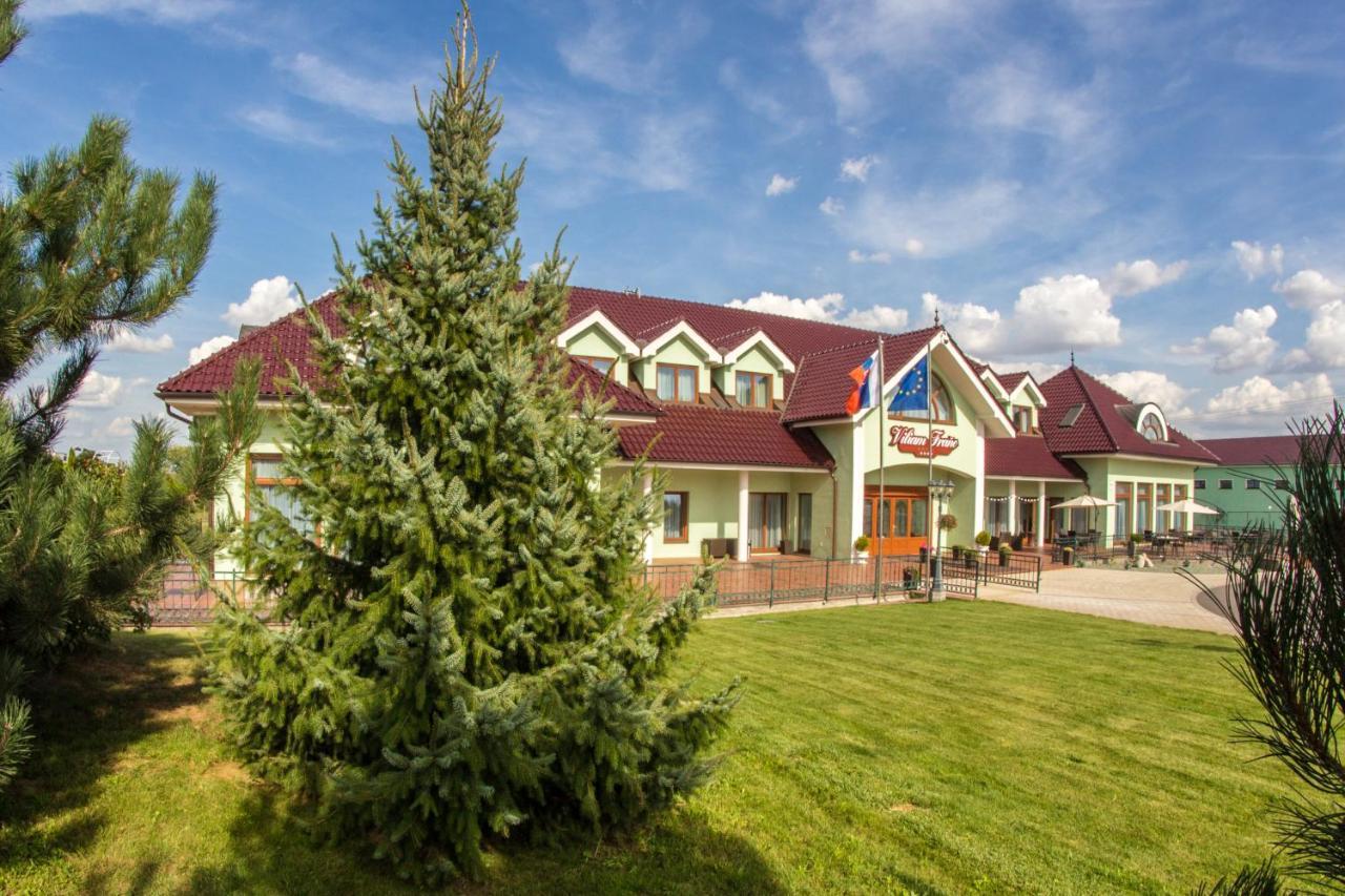 Hotel Viliam Frano Нитра Екстериор снимка