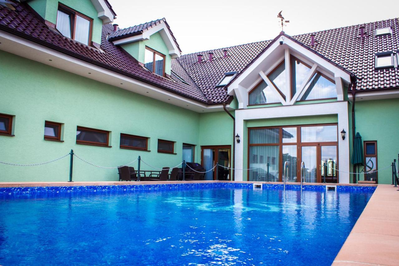 Hotel Viliam Frano Нитра Екстериор снимка