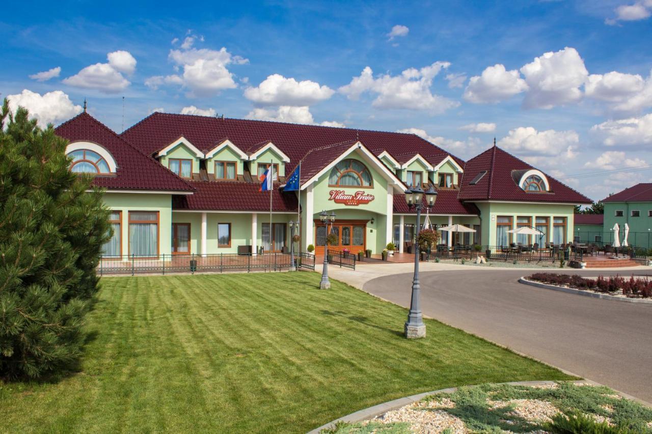 Hotel Viliam Frano Нитра Екстериор снимка